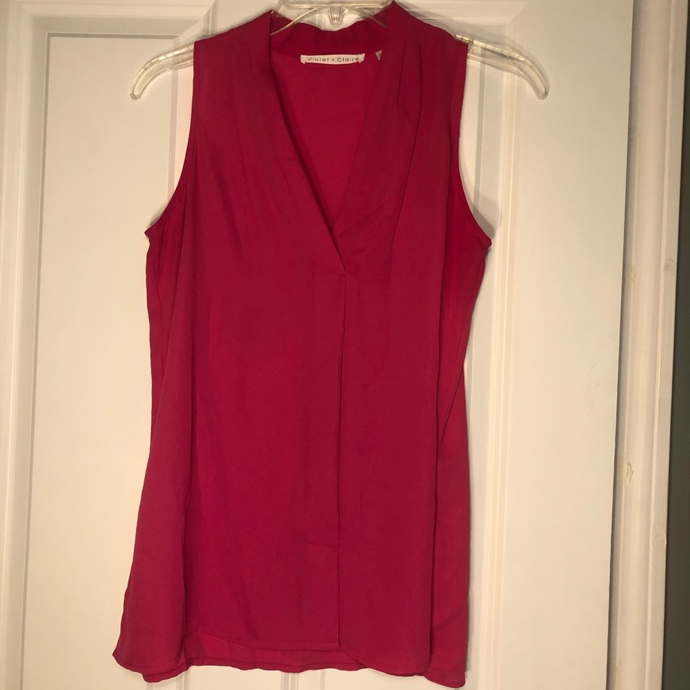 Sleeveless pink top